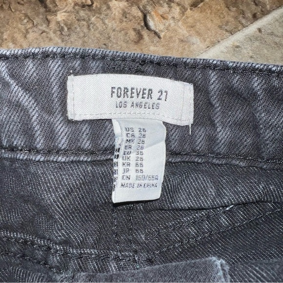 Forever 21 Distressed Black Denim Shorts Size 26 - Picture 2 of 7